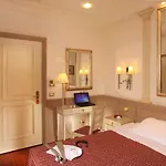 Glori Hotel