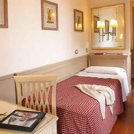 Glori Hotel