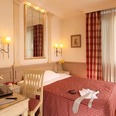 Glori Hotel