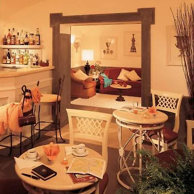 Hotel Glori 4*