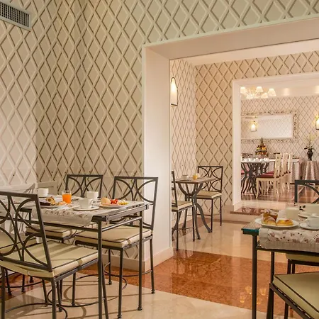 Hotel Glori 4*