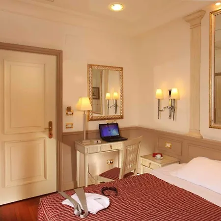 Glori Hotel