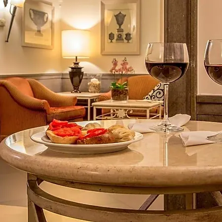 Hotel Glori 4*