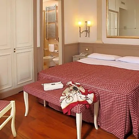 Glori Hotel 4*