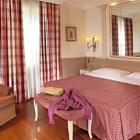 Glori Hotel