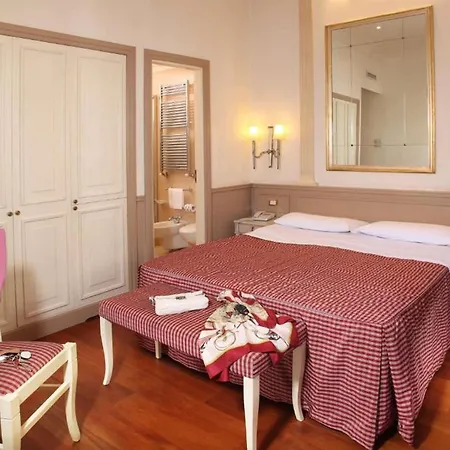 Glori Hotell 4*