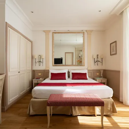 Glori Hotell 4*